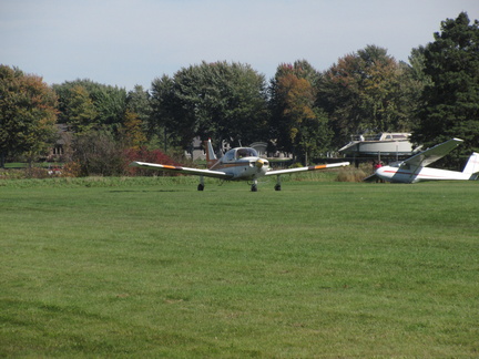 DYW Rolling on RWY 26 Kars